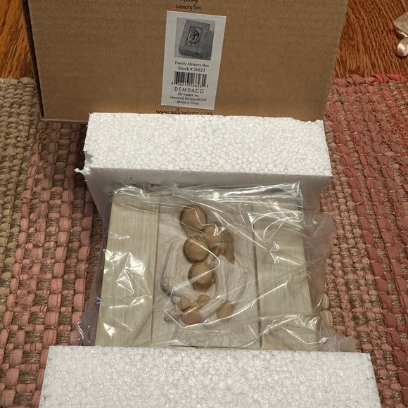 Willow Tree Family trinket box - Picture 3 of 4